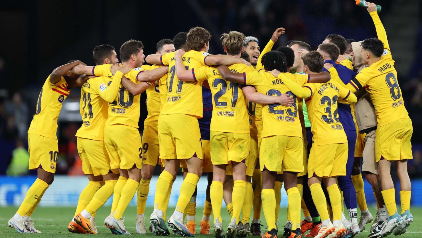 而且在与洛 而且在与洛